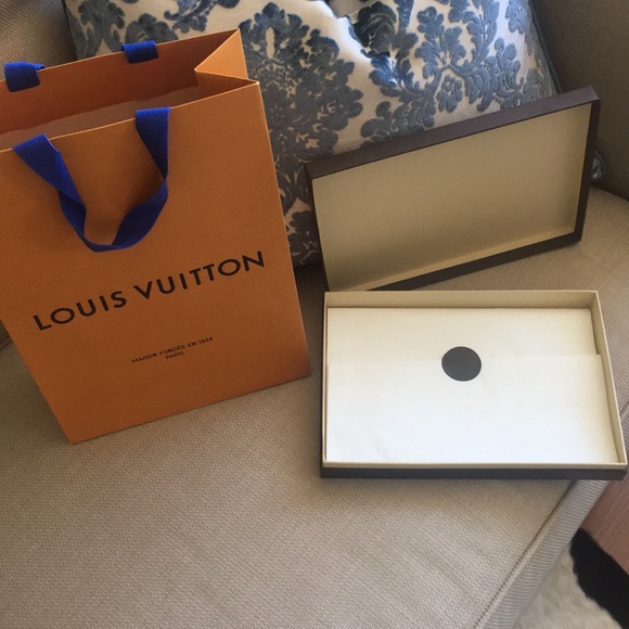 Louis Vuitton new brown box & orange shopping bag - Picture 2 of 2